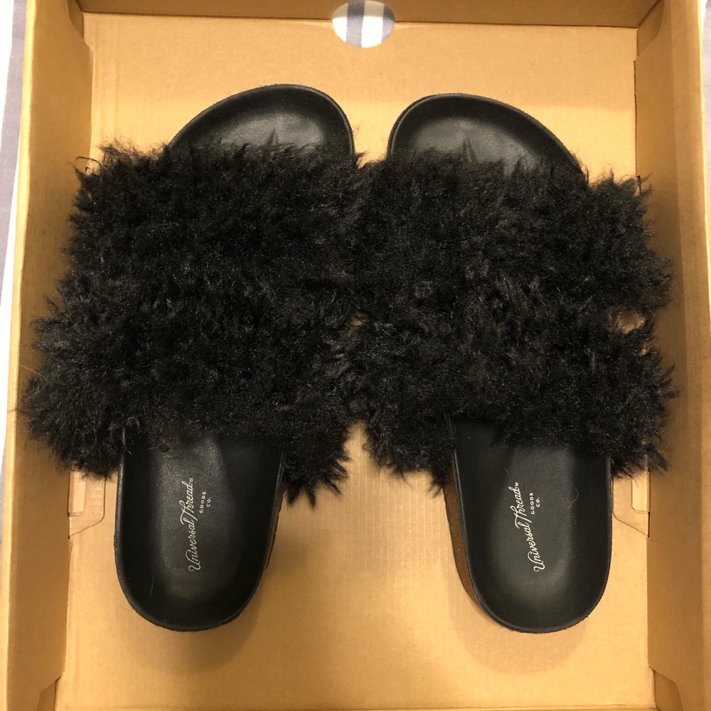 Universal Thread Size 8 Slip Ons - Furry
